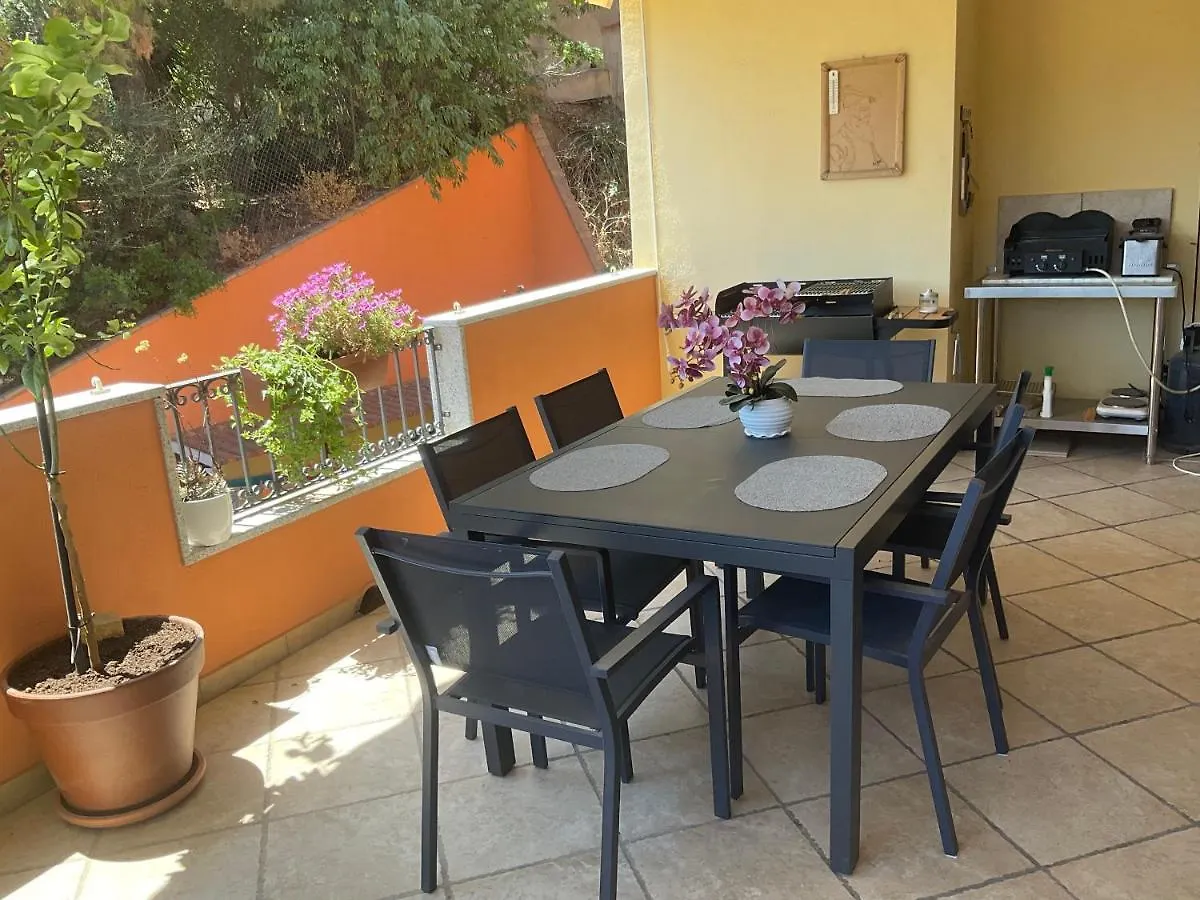 Appartement Calme, Vue Panoramique A 100 M Du Centre Ville Villasimius